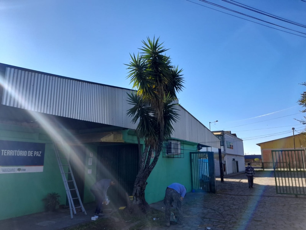 Cobertura met�lica do CRAS em Esteio